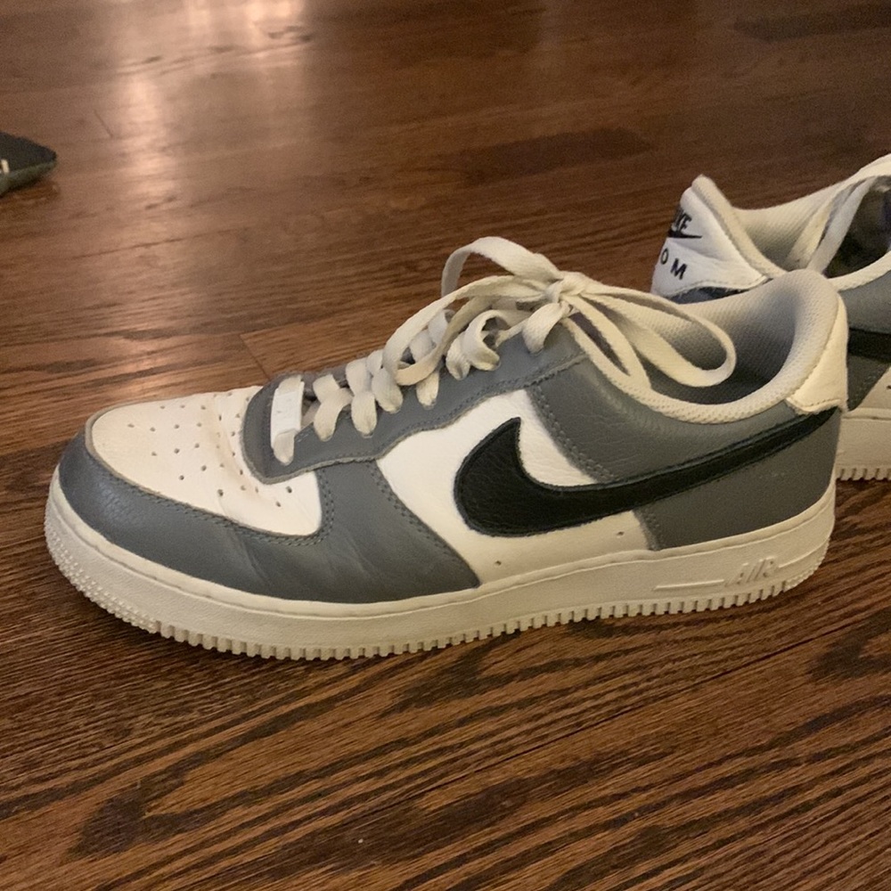 Nike AIR Mens sz 8 Sneakers